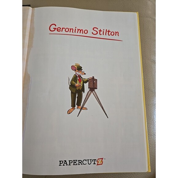 Geronimo Stilton Graphic Novels #16 : Lights, Camera, Stilton! by Geronimo Book - Picture 4 of 5